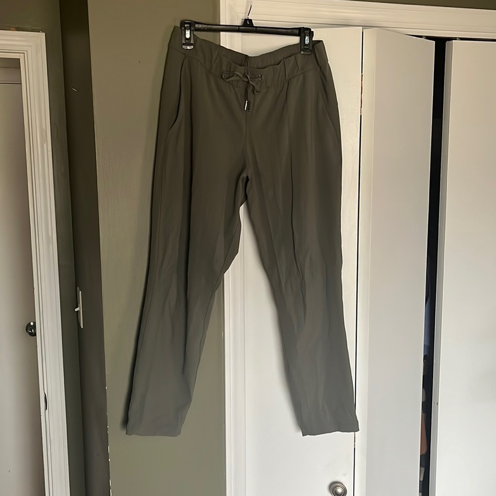 Light olive women’s lululemon pants